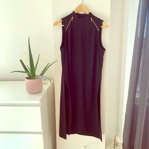 Nwot. Black sleeveless tunic